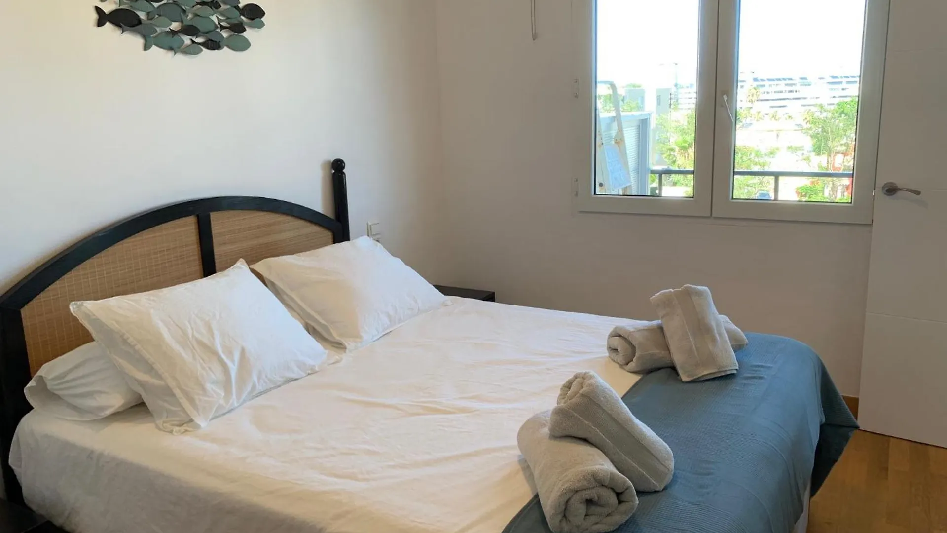 Comodo Apartamento En Los Alamos, توريمولينوس شقة