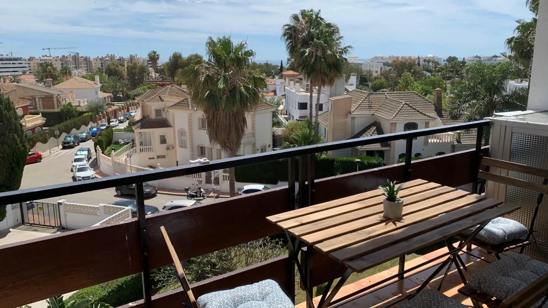 Comodo Apartamento En Los Alamos, Torremolinos